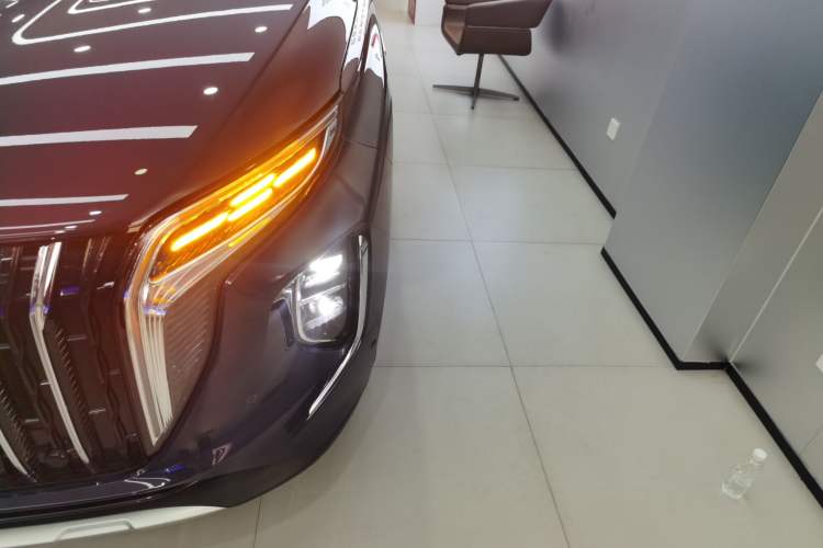 Used Hongqi HS7 2023 2.0T Automatic All-Wheel-Drive Flagship Edition Six Seats
