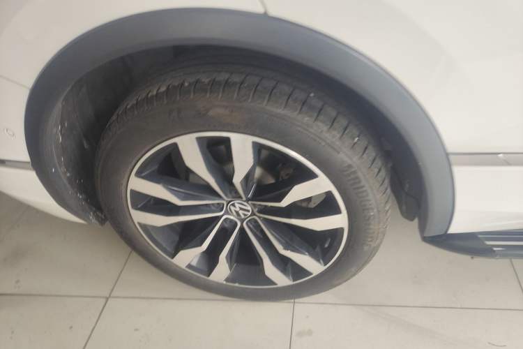 Used Volkswagen Tiguan L 2021 330TSI Automatic Two-Wheel Drive R-Line Enhanced Edition
