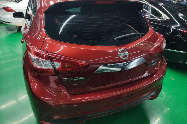 Used Nissan Tiida 2016 1.6L CVT Cool Dynamic Edition