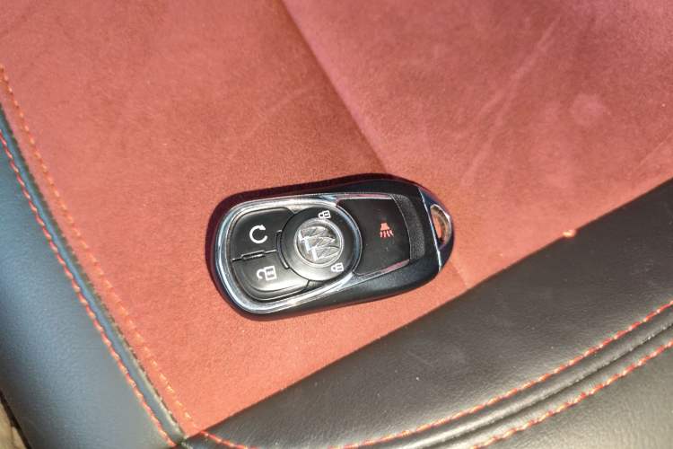 Used Buick Encore 2018 18T Automatic Two-Wheel Drive Urban Elite Model
