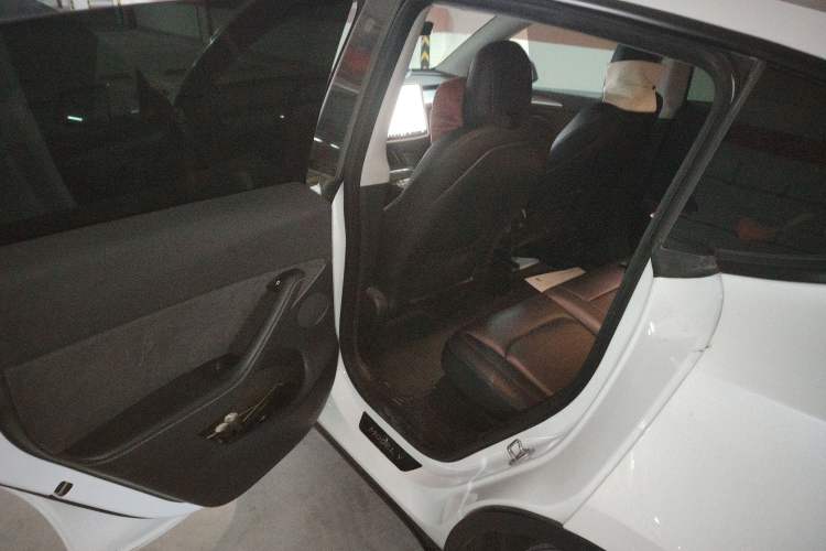 Used Tesla Model Y 2021 Long-Range All-Wheel-Drive Version