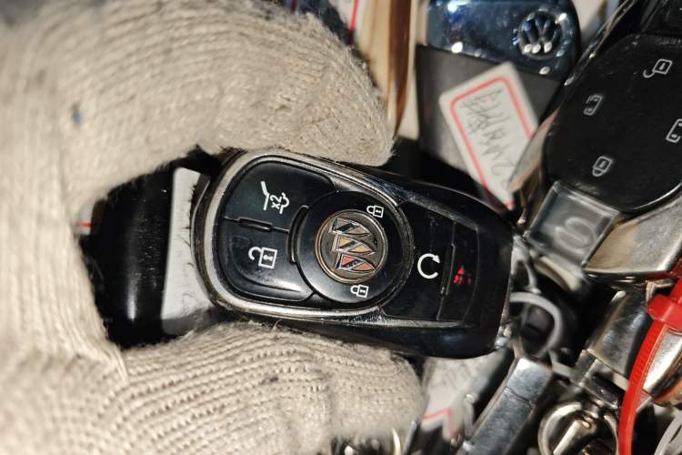 Used Buick Envision 2020 Onix S 652T Two-Wheel Drive Elite Model
