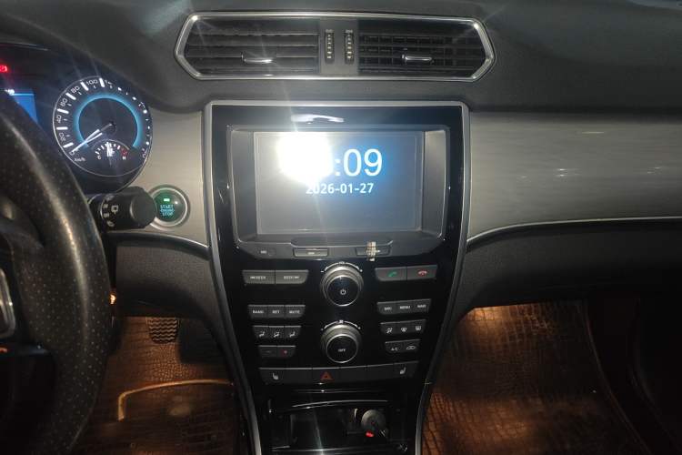 Used Haval H2 2016 Red Label 1.5T Manual Two-Wheel Drive Elite Model
