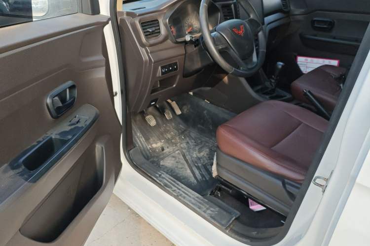 Used Wuling Hongguang V 2022 1.5L Jingqu Edition Electric-Assist LAR
