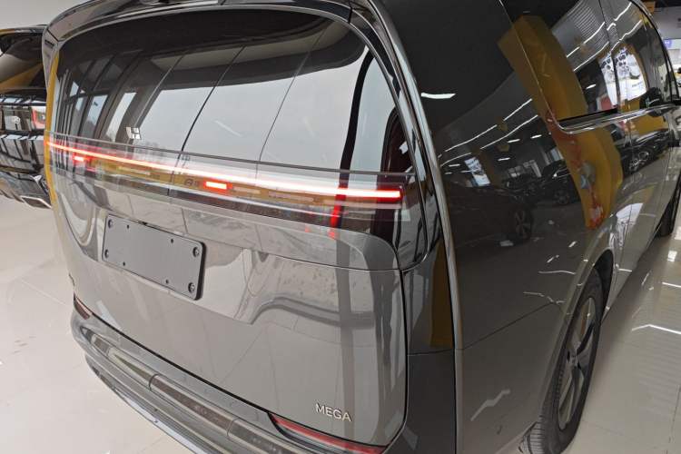 Used Li Auto MEGA 2024 Ultra Model
