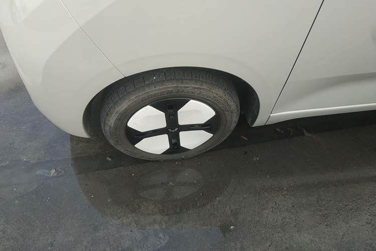 Used Wuling Hongguang MINIEV 2024 3rd Generation 215km Advanced Version
