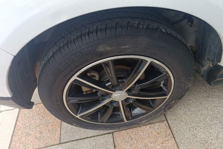 Used Geely Auto Emgrand 2017 Hatchback RS Million Edition 1.5L CVT Upward Version
