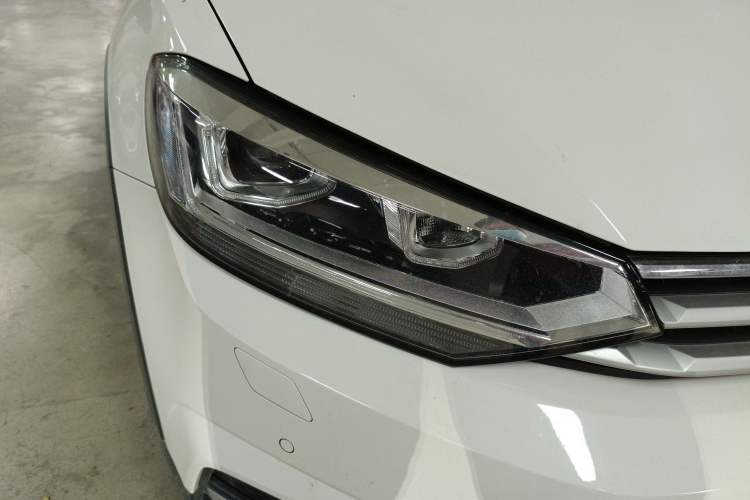 Used Volkswagen Touran 2018 Volkswagen Touran L 280TSI DSG Boundary Edition 7 Seats China V Emission Standard
