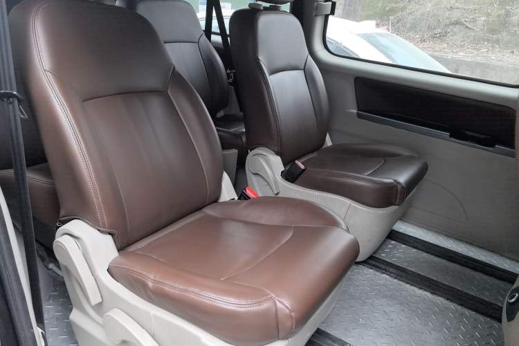 Used FORTHING Lingzhi 2018 M5L 1.6L 9-Seater Comfort Model