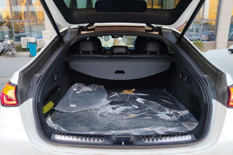 Used Mercedes-Benz GLC Coupe 2025-Year Restyled GLC 260 4MATIC Coupe SUV
