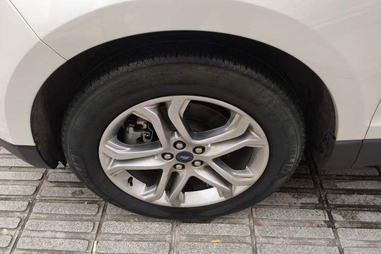 Used Ford Edge 2018 EcoBoost 245 Two-Wheel-Drive Titanium 7-Seater China VI Standard
