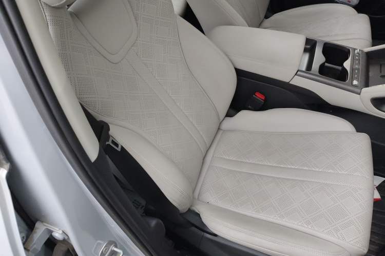 Used BYD Yuan UP 2025 Intelligent Driving Version 401 km Beyond-Range Edition