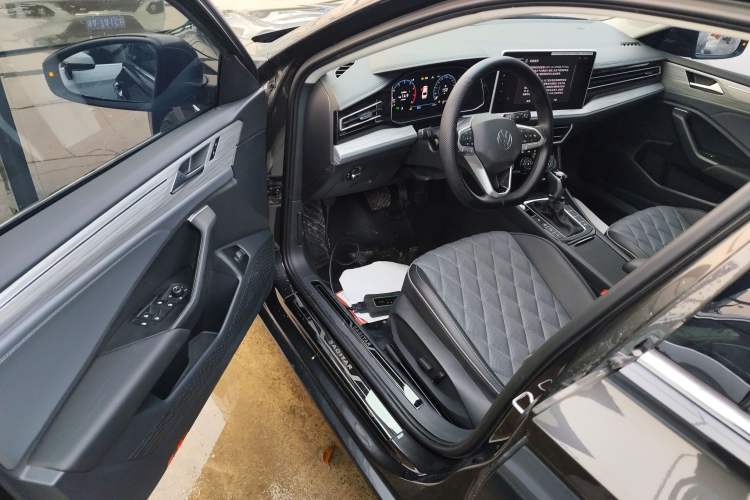 Used Volkswagen Sagitar 2025 Revised Version 2 300TSI DSG Excellence Edition
