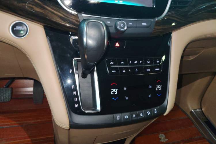 Used Buick GL8 2017 ES 28T Luxury Model China V Standard
