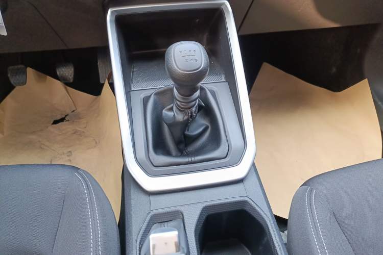 Used Wuling Alvez 2022 1.5L Manual Free-Style Model