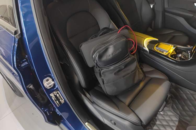 Used Mercedes-Benz GLC Coupe 2021 GLC 260 4MATIC Coupe SUV
