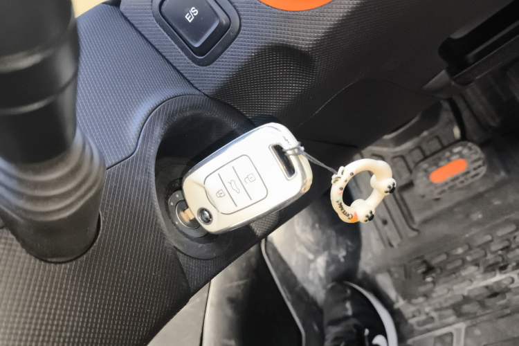 Used Wuling Hongguang MINIEV 2022 Easy Version Lithium Iron Phosphate
