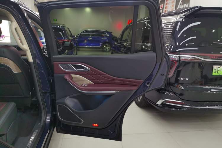 Used Hongqi HS7 2023 2.0T Automatic All-Wheel-Drive Flagship Edition Six Seats
