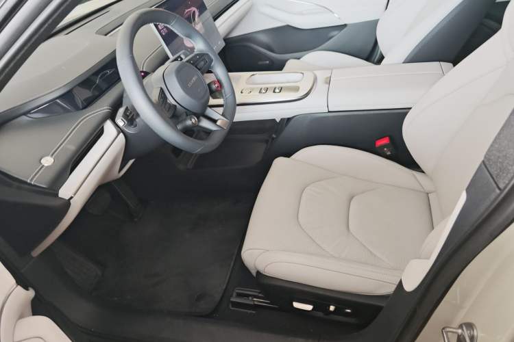 Used  SU7 2024 Rear-Drive Long-Range Intelligent Driving Version
