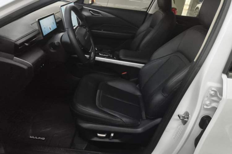 Used Wuling Xingguang 2023 150 Advanced Edition
