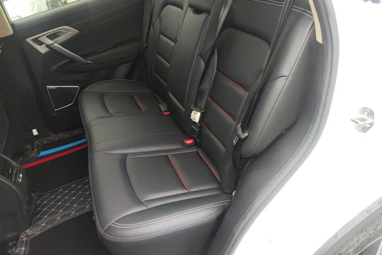 Used Geely Auto Emgrand X7 Sport 2020 1.8TD DCT Two-Wheel Drive Smart Connect 4G-Enabled Version
