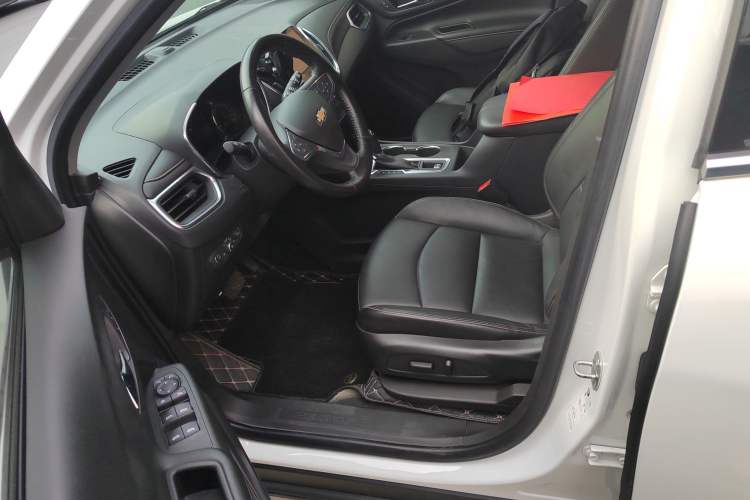 Used Chevrolet Equinox 2019 535T Automatic YuJie Edition China VI
