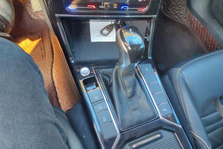 Used Volkswagen Passat 2020 330TSI Elite Edition China VI
