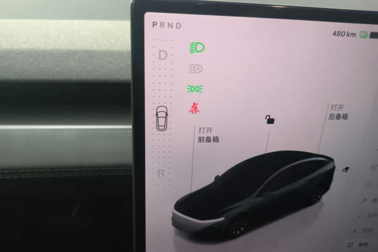 Used Tesla Model Y L 2025 Long-Range All-Wheel-Drive Version
