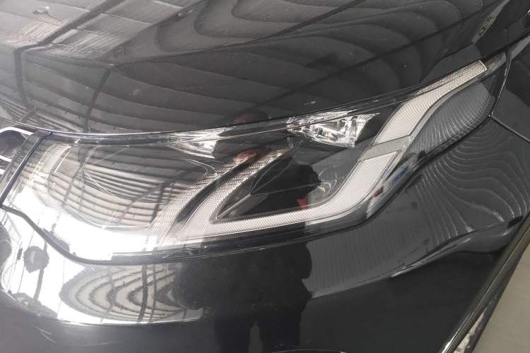 Used Land Rover Discovery Sport 2024 Performance Tech Edition
