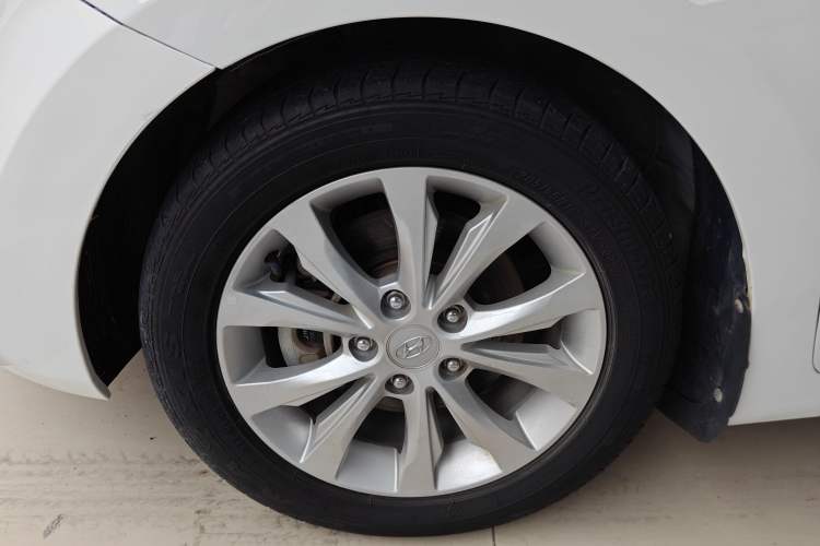 Used Hyundai Elantra 2016 1.6L Automatic Smart Version
