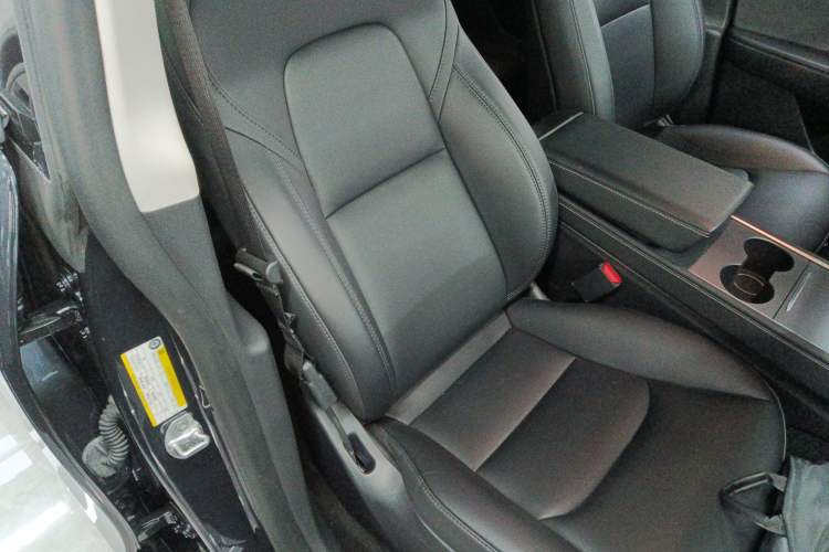 Used Tesla Model Y 2024 Rear-Wheel-Drive Version
