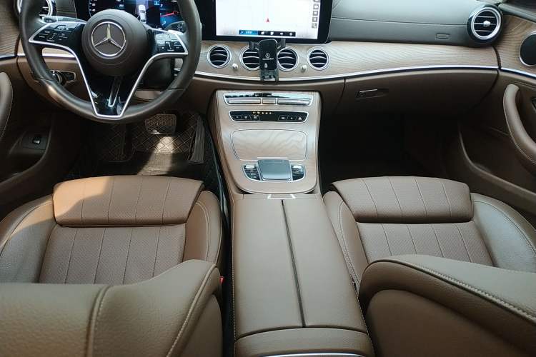 Used Mercedes-Benz E-Class 2022 E 260 L
