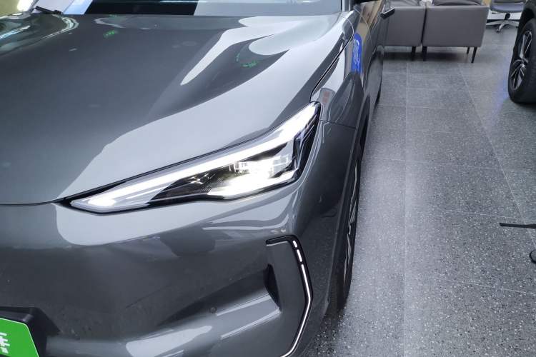 Used  E5 2024 530km Starship Edition