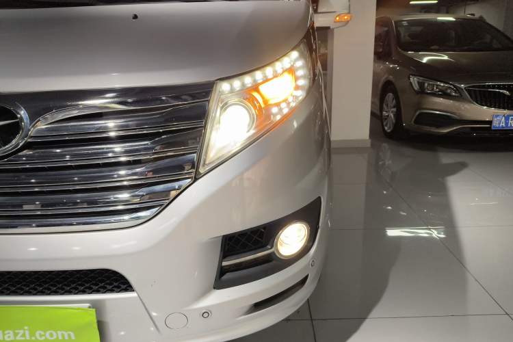 Used  Refine M5 2016 2.0T Gasoline Automatic Business Edition
