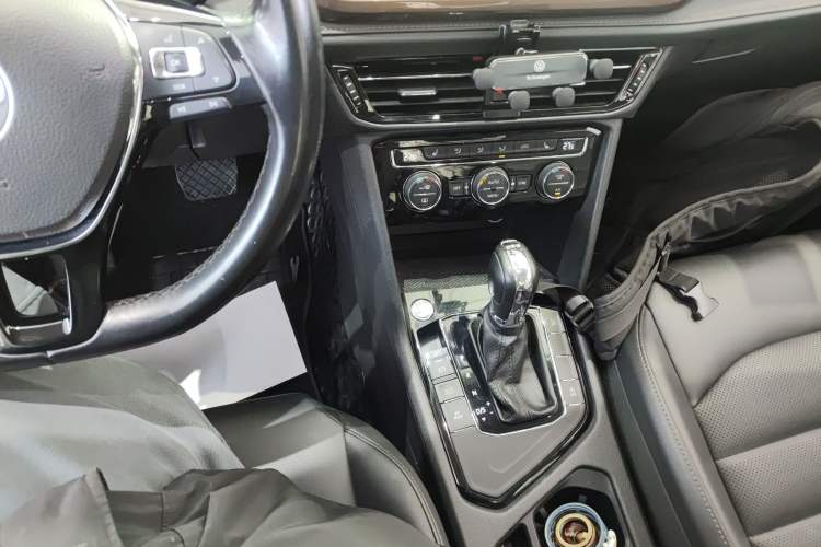 Used Volkswagen Tharu 2020 280TSI Two-Wheel Drive Luxury Plus Version China VI Standard
