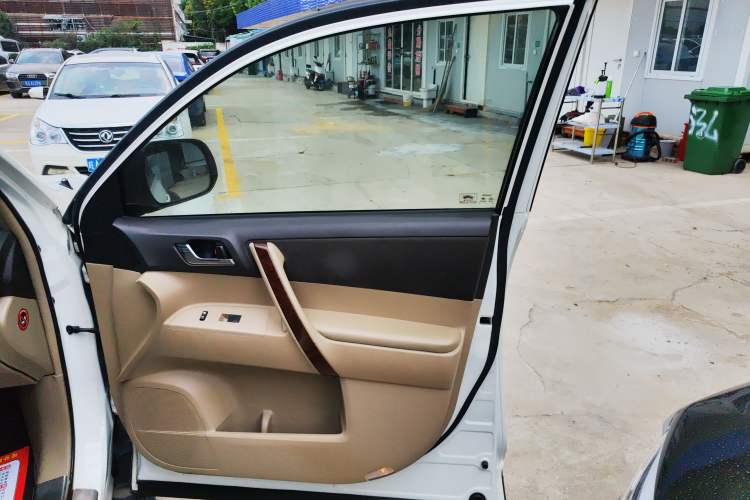 Used Toyota Highlander 2012 2.7L 2WD 5-Seater Elite Edition
