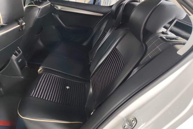 Used Skoda Octavia 2018 1.6L Automatic Comfort Edition
