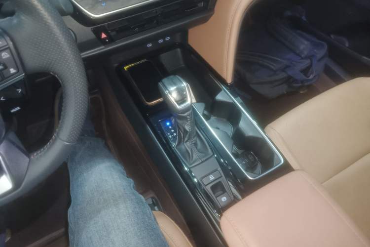 Used Toyota Camry 2024 Dual-Motor 2.0 HGVP Luxury Edition