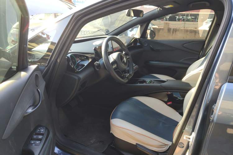 Used BYD Dolphin 2024 Honor Edition 302km Dynamic Version
