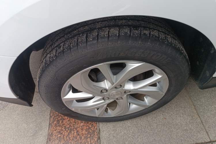 Used Buick Velite 6 2023 Revised Version 430 km Range – Commuter Edition
