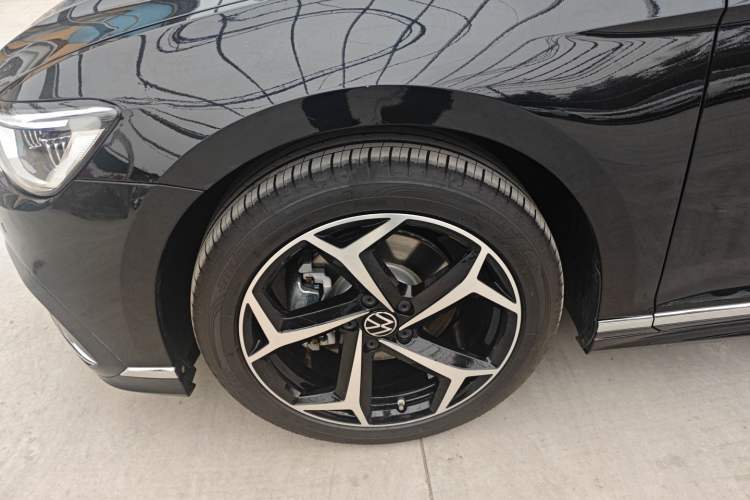 Used Volkswagen Magotan 2025 Revised Version Zhongxiang Edition 330TSI DSG Luxury Trim
