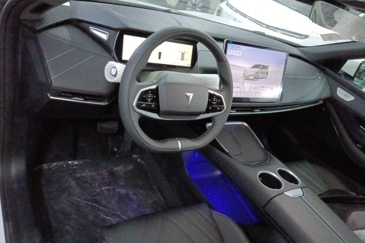 Used  SL03 2025 Range-Extended Elite Version
