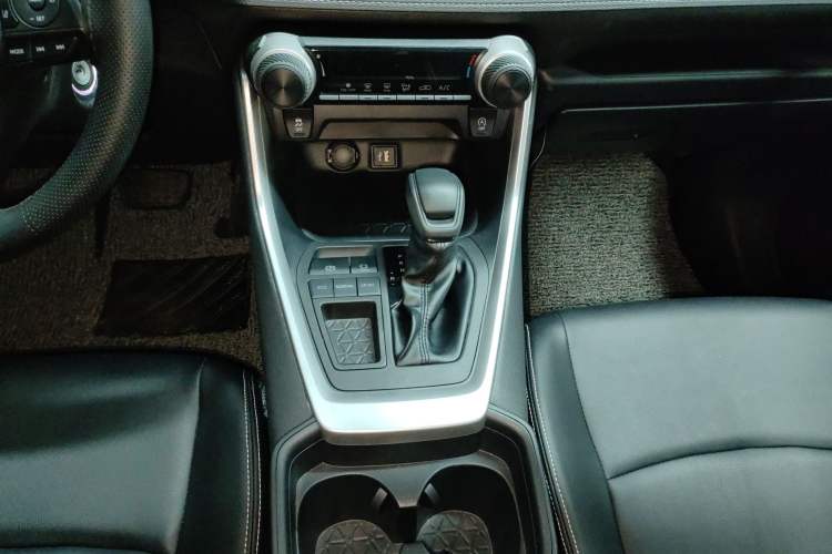 Used Toyota RAV4 2023 2.0L CVT Two-Wheel Drive Urban Edition
