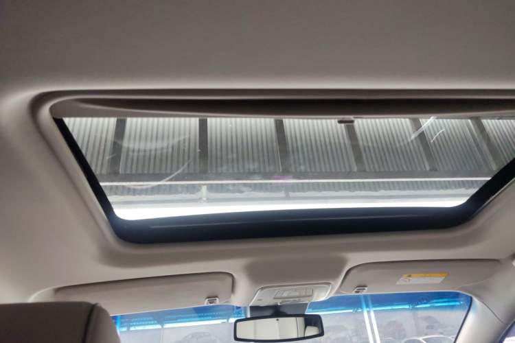 Used Buick GL8 2021 Land Cruiser Executive Class 652T Luxury Model
