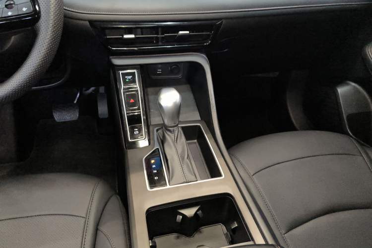 Used Roewe i5 2024 1.5L CVT Luxury Edition
