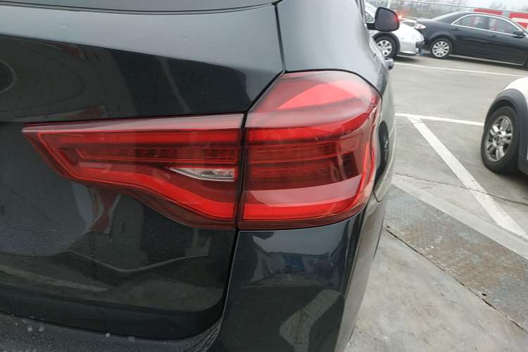 Used BMW iX3 2021 Updated Leading Edition
