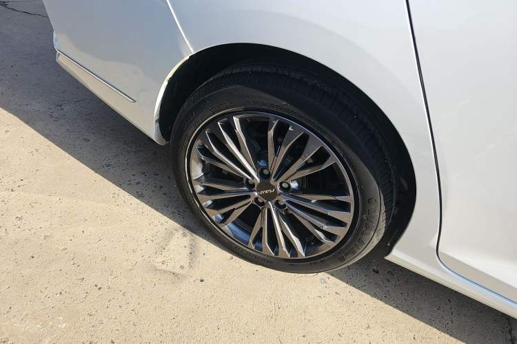 Used Dongfeng Aeolus Yixuan MAX 2023 1.5T Super-Powered Dad Edition
