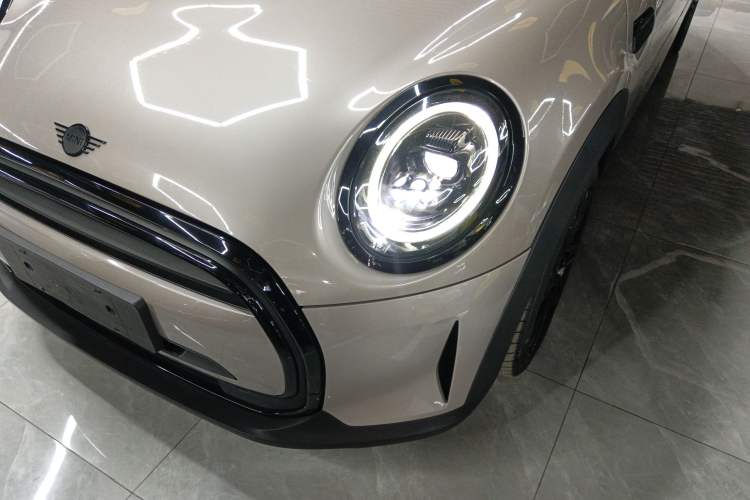 Used MINI MINI 2022 Updated 1.5T COOPER Artist Five-Door Edition
