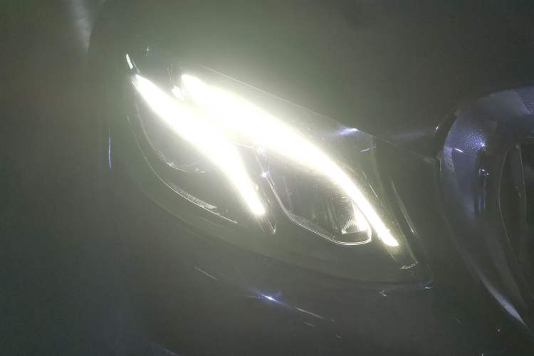 Used Mercedes-Benz E-Class 2016 E 300 L Sporty and Stylish Model
