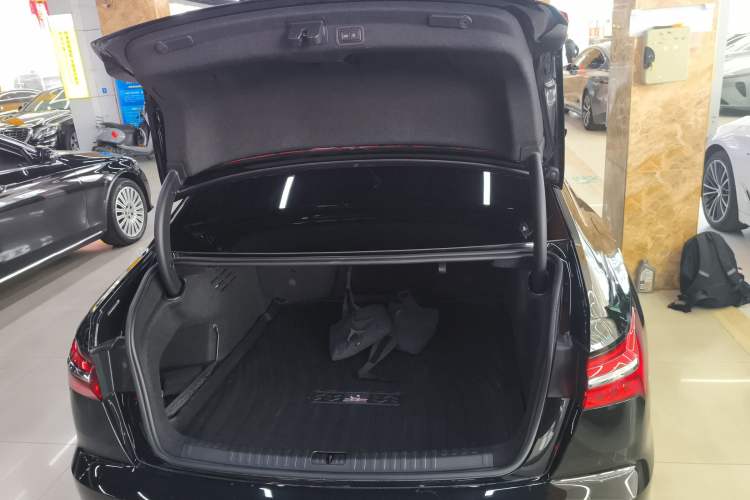 Used Audi A6L 2024 45 TFSI quattro Prestige Elegant Edition
